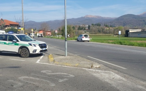 Incidente tra auto e moto: giovane di 28 anni in gravi condizioni