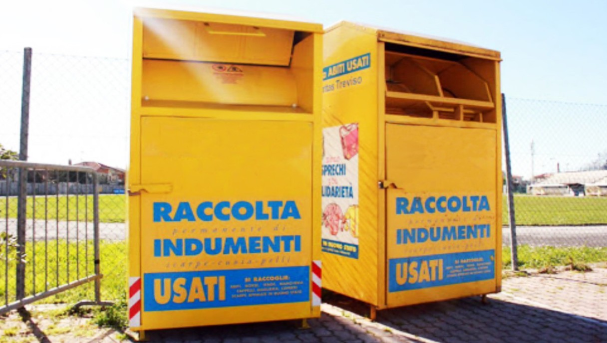 Raccolta di indumenti usati: rimossi i contenitori dal territorio di Inverigo