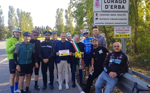 Inaugurazione dei cartelli salvaciclisti a Lurago d’Erba