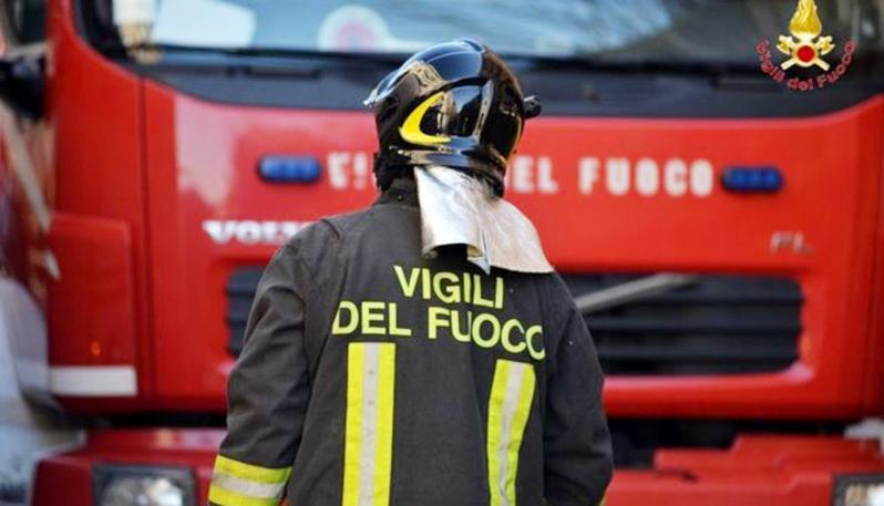 Incendio in un bar ad Anzano: l’intervento tempestivo dei Vigili del fuoco