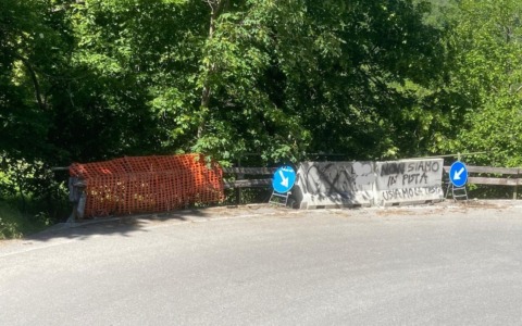 Buche e guard rail inadeguati: lettera alla Provincia di Como