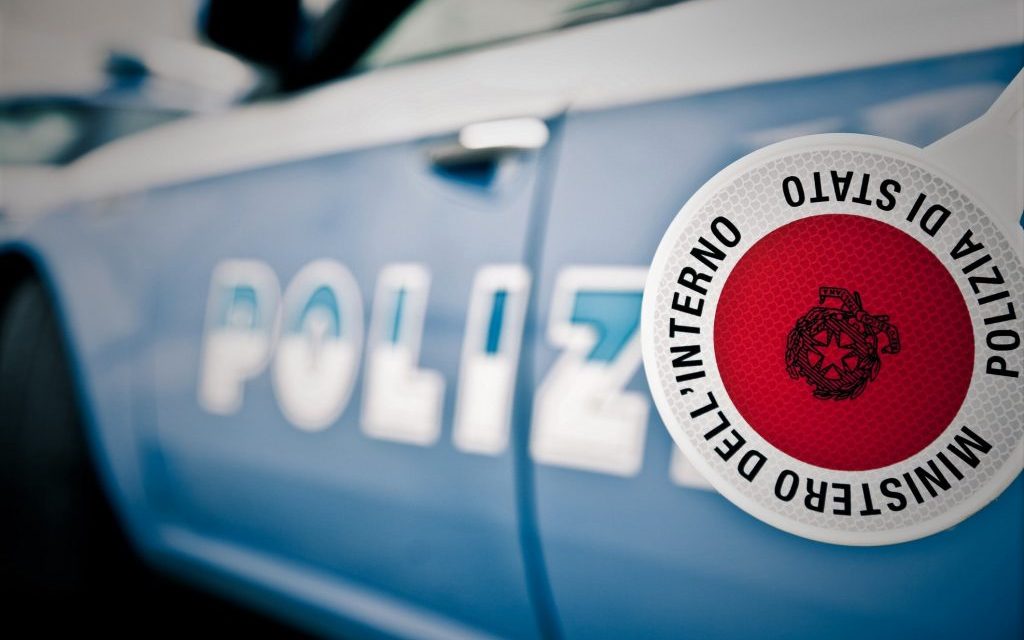 Denunciato un giovane per possesso di hashish e coltello a Como