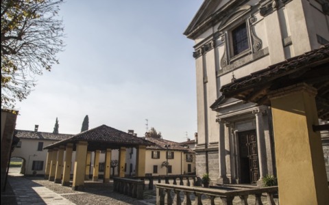Iniziativa per il restauro del portone del santuario di Santa Maria della Noce