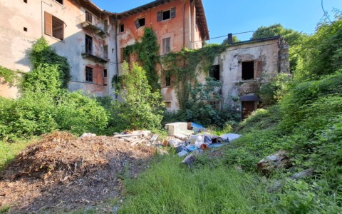 Cascina Prevalle, un simbolo di degrado: abbandonata e trascurata