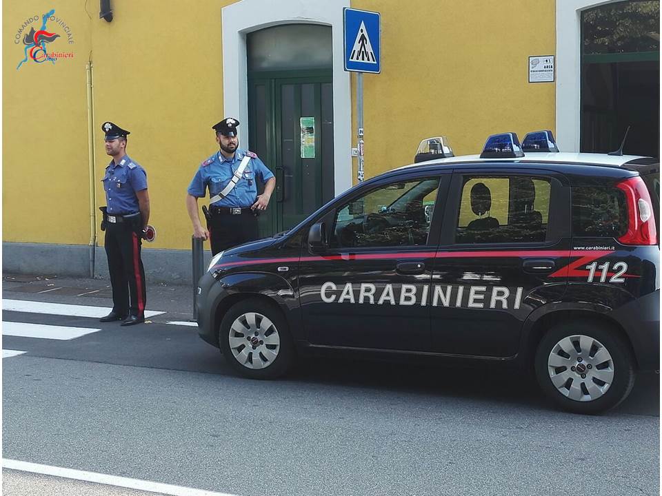 Giovane arrestato per minaccia di morte al padre e tentata estorsione