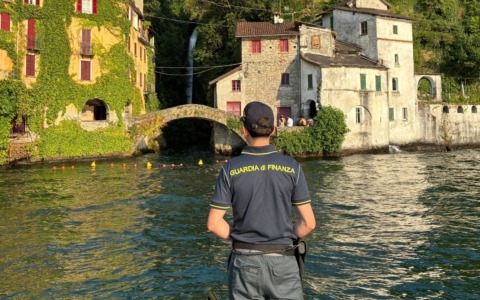 Sette multe per navigazione pericolosa sul Lago di Como