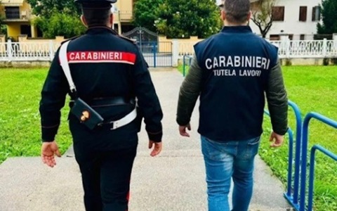 Sospesa un’attività nei cantieri edili: controlli dei Carabinieri