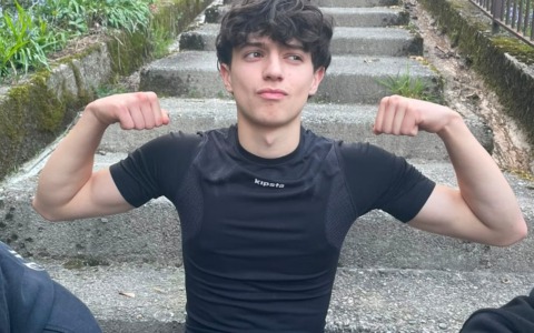 Francesco, il ragazzo vittima dell’incidente, è deceduto dopo il tragico schianto