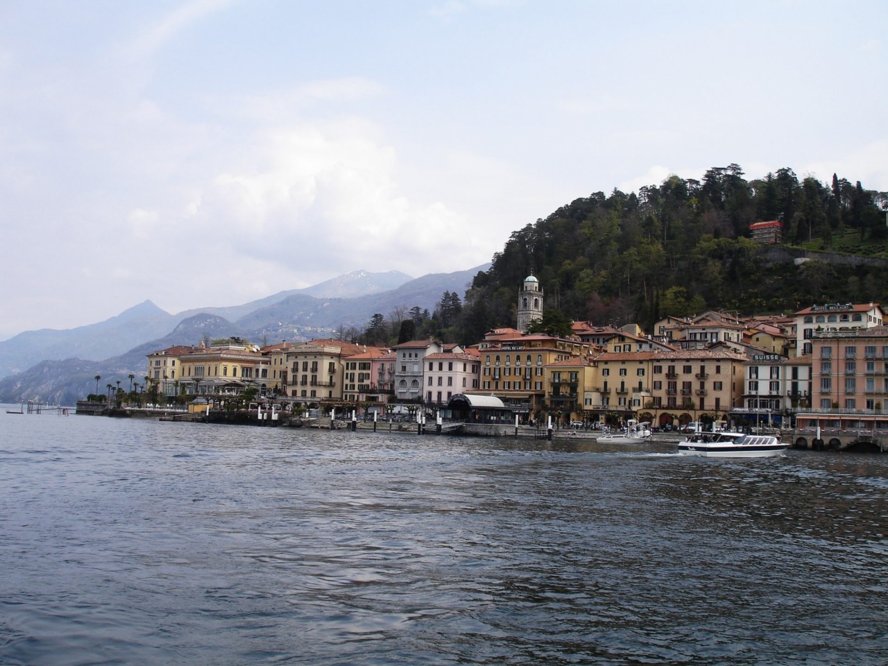 Sospesa la delibera sui pontili pubblici a Bellagio: il sindaco chiarisce