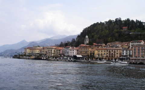 Sospesa la delibera sui pontili pubblici a Bellagio: il sindaco chiarisce
