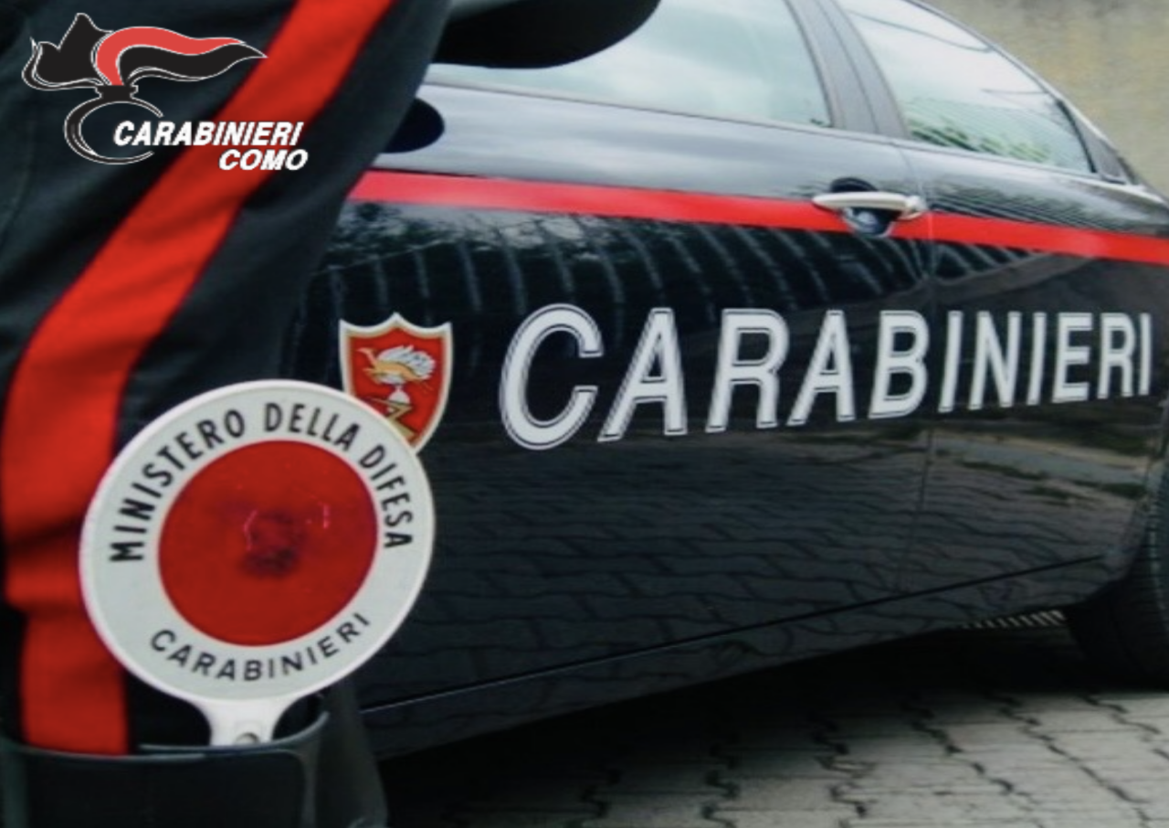 Giovane pusher abbandona marsupio con droga e coltello: denunciato dai Carabinieri